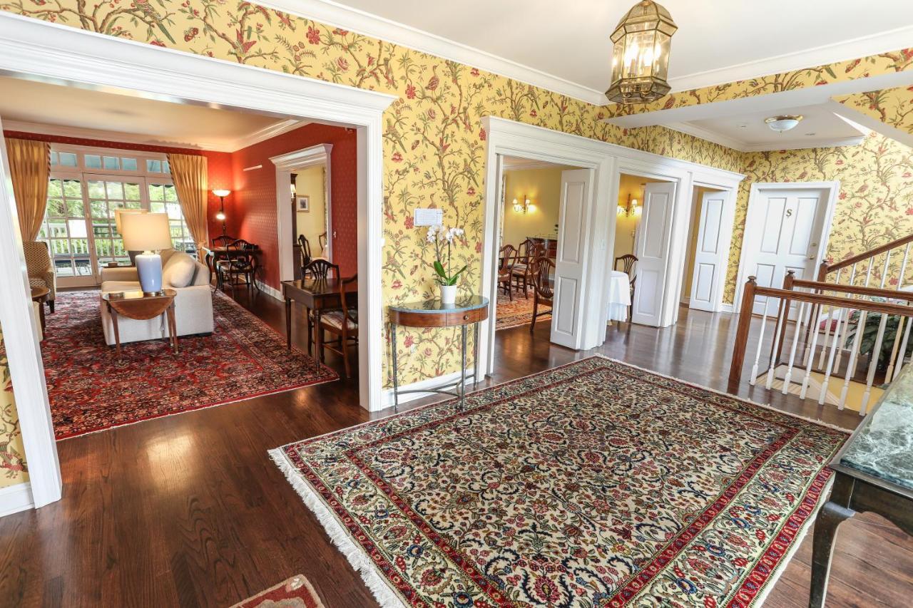 Oakmont Inn Verona Exterior photo